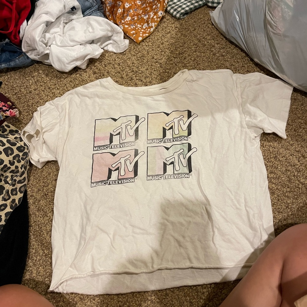 MTV short graphic tee